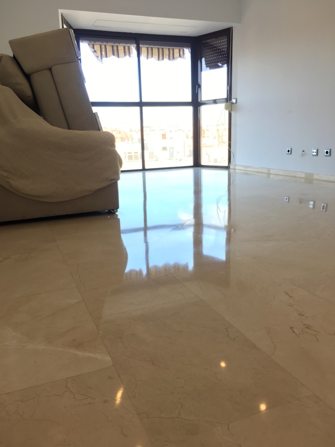 PULIDO Y ABRILLANTADO DE SUELO DE MARMOL