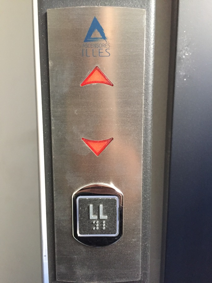 Llamadores exteriores con logo personalizado