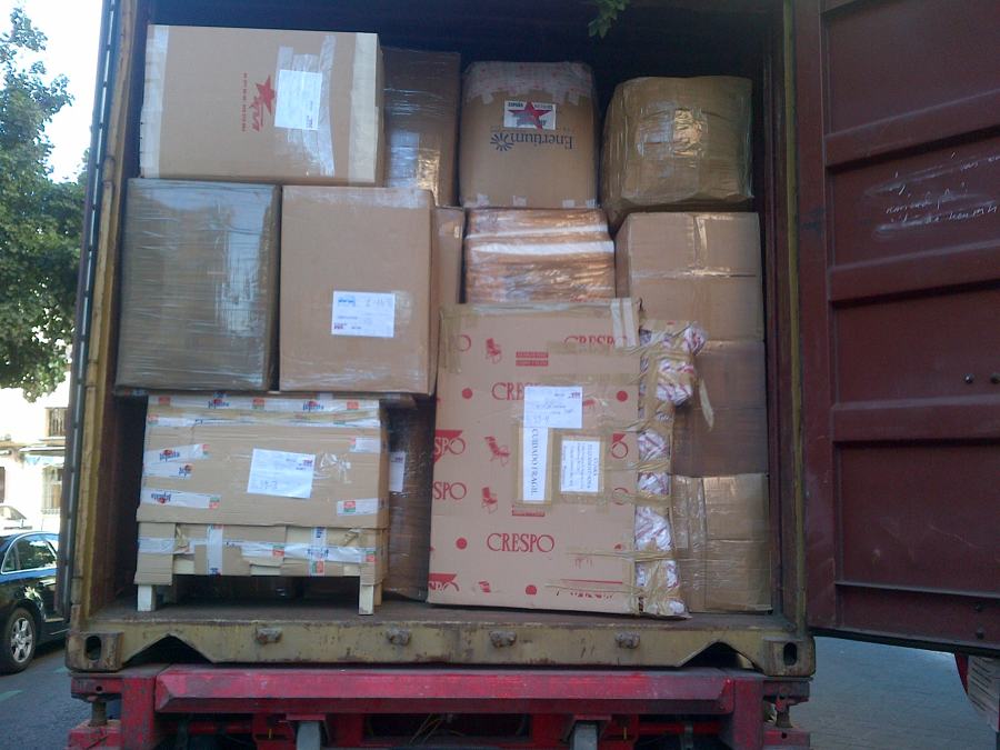 CAMION LLENO DE PAQUTES MUDANZA