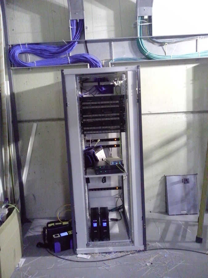 Rack informático Pol. Sabón.