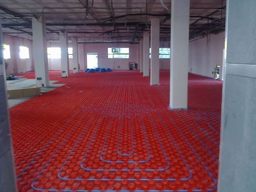 suelo radiante de oficina de empleo