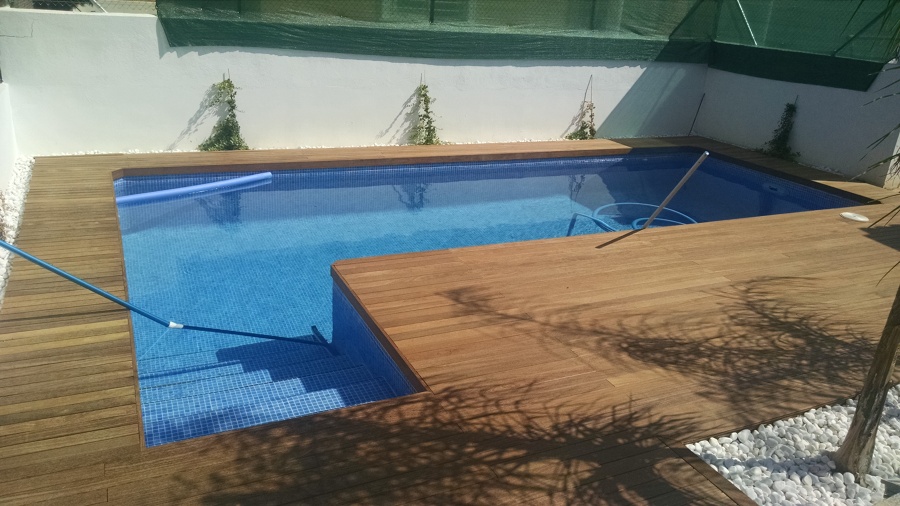 Mosaico azul niebla y madera ip