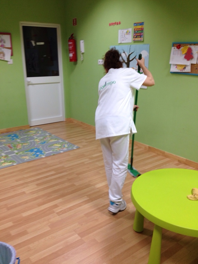 LIMPIEZA DE GUARDERIA