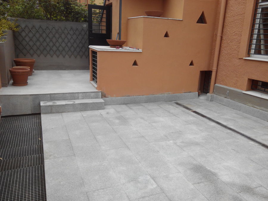 Suelo de granito.con impermeable tela asfáltica