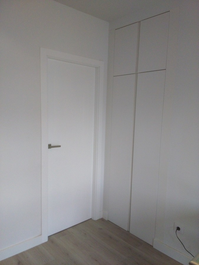 Armario y puerta