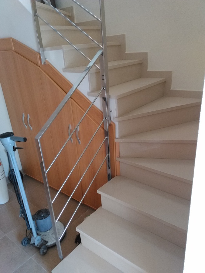 Tambien realizamos pulidos de escaleras y lugares de dificil acceso