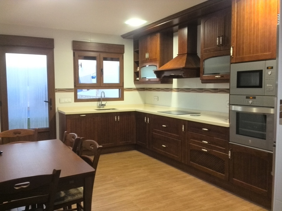 Madera, cuarzo  y acero