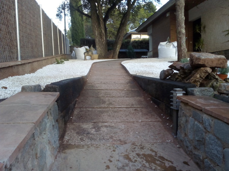 entrada con traviesa dd tren