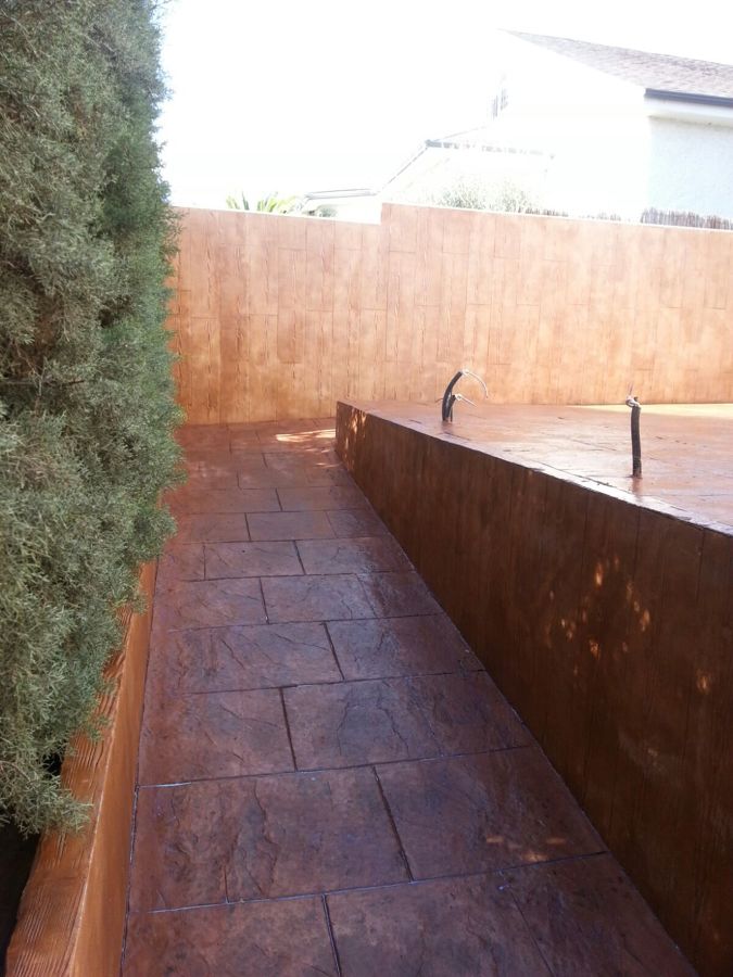 Hormigon impreso piedra inglesa y hormigon impreso vertical tipo madera