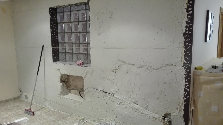 Darle cemento cola y mallatel 