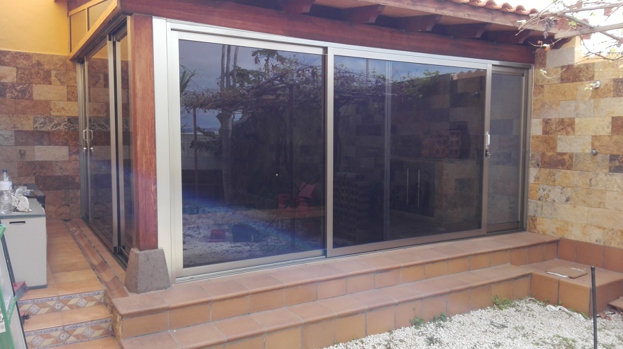 cerramiento con puerta de corredera dos hojas de grandes medidas