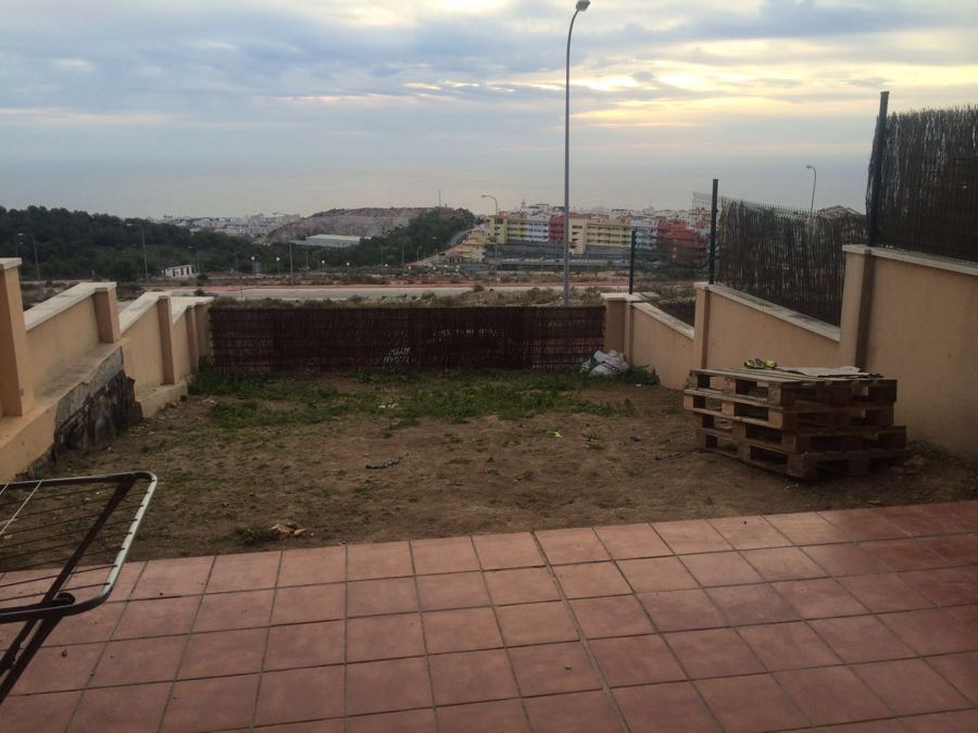 Reforma y pintura de jardín (Antes)