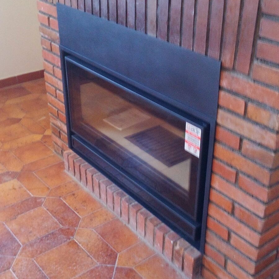 Insertable leña de la casa ADF