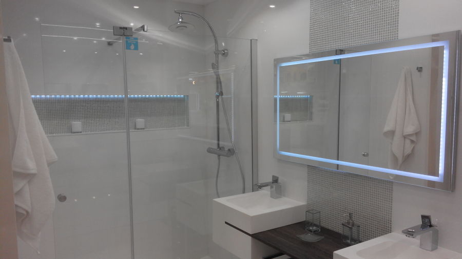 Cuarto de baño, espejo LED