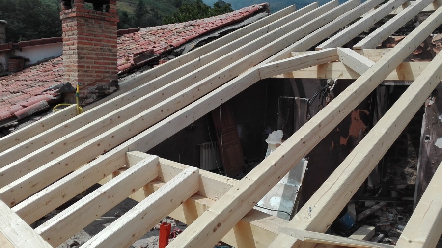 Estrutura tejado en madera