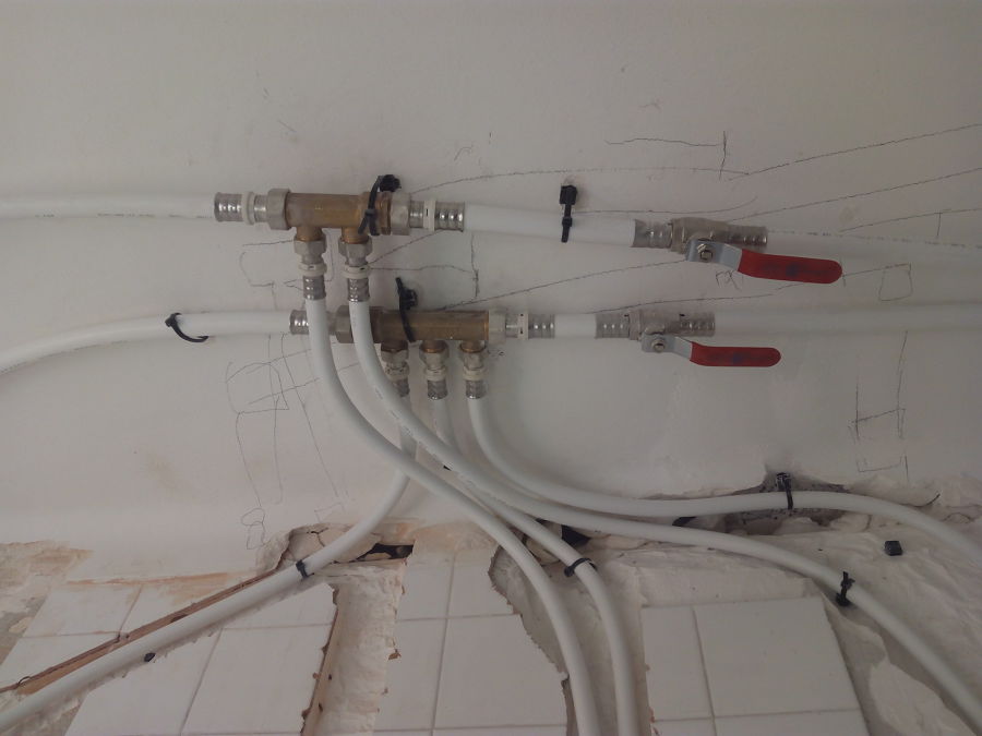 Sistema de distribución por colector para acs y afc.