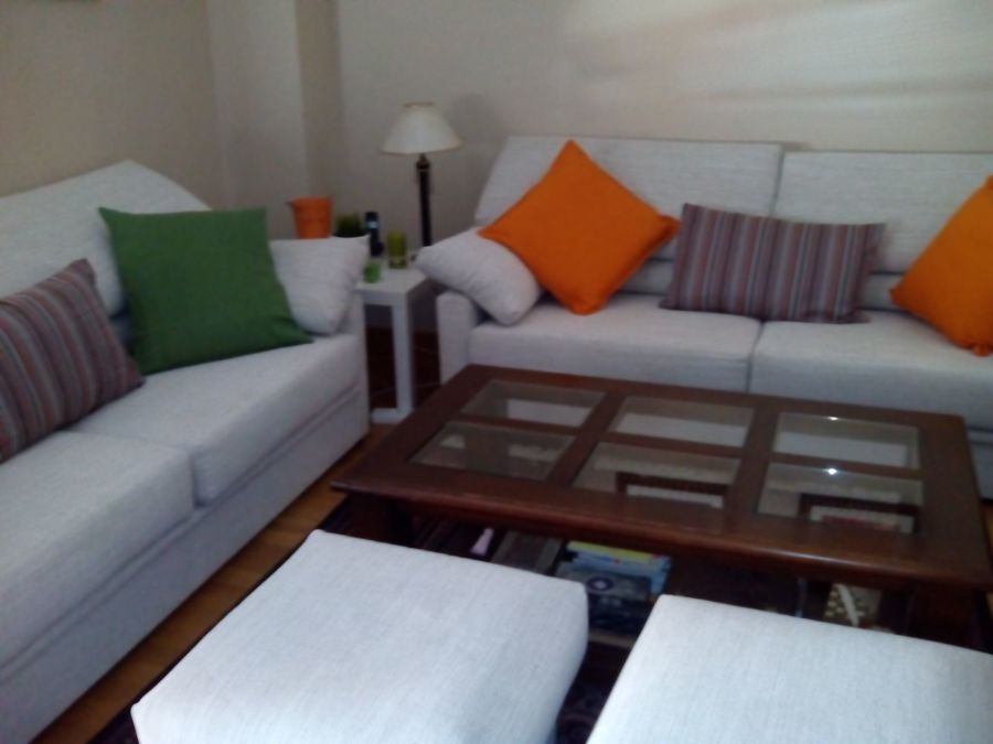 CONJUNTO 3+2 Y SUS PUFF(DESPUES DE TAPIZAR)