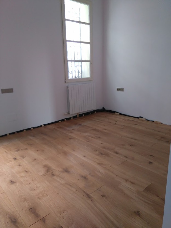 Detalle de la tarima de Roble