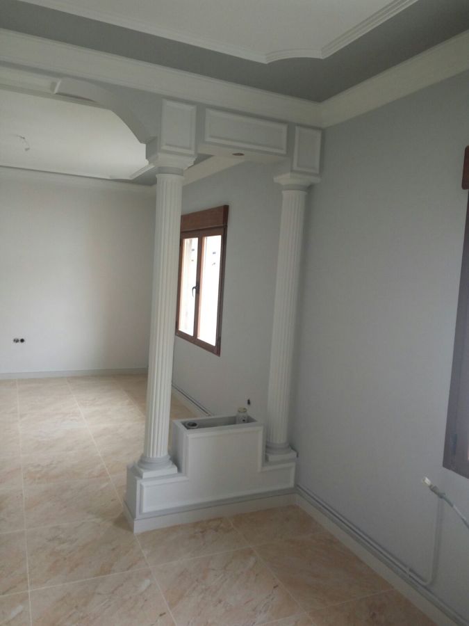 DECORACION DE ESCAYOLA EN SALON