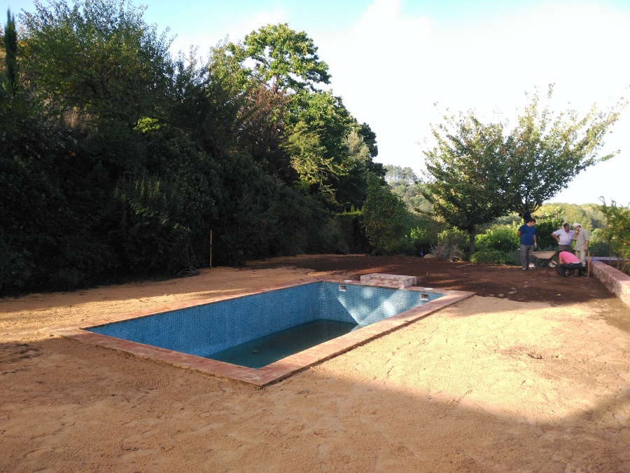 Inicio de instalacion de cesped natural