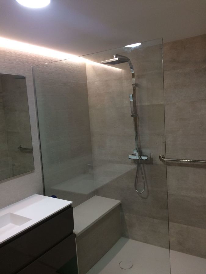 Mampara fija con banco