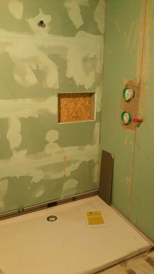 Baño completo en un trastero del ático-Bietenhausen (Alemania)