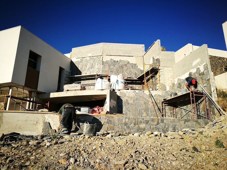 Chalet unifamiliar de 2 plantas con piscina