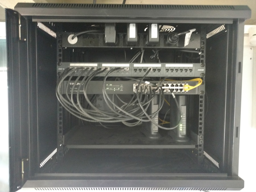 Rack y cableado de redes informáticas.