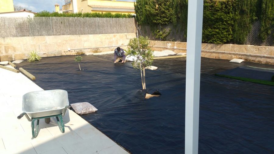 PREPARANDO LA ZONA DE MONTAJE DE CESPED ARTIFICIAL