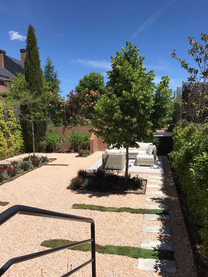 Jardín bajo mantenimiento