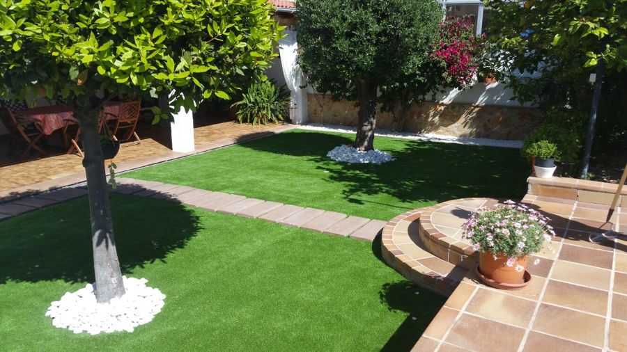 MONTAJE DE CESPED ARTIFICIAL