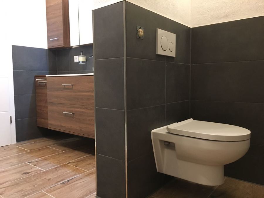 Baño completo en un trastero del ático-Bietenhausen (Alemania)