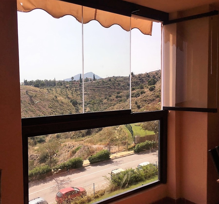 Instalación de cortina de cristal en Rincón de la Victoria