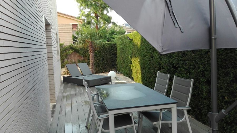 tarima exterior sintetica