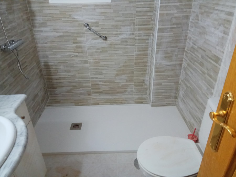 Renovación de baño, Alicatado
