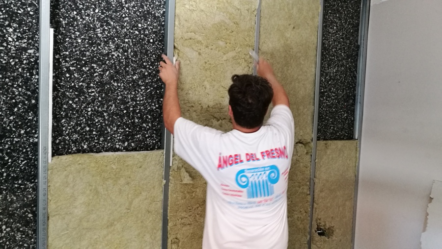Aislamiento acústico, insonorización de pared.
