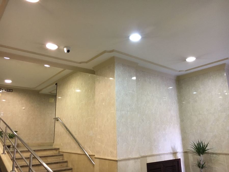 Cámara domo en comunidad