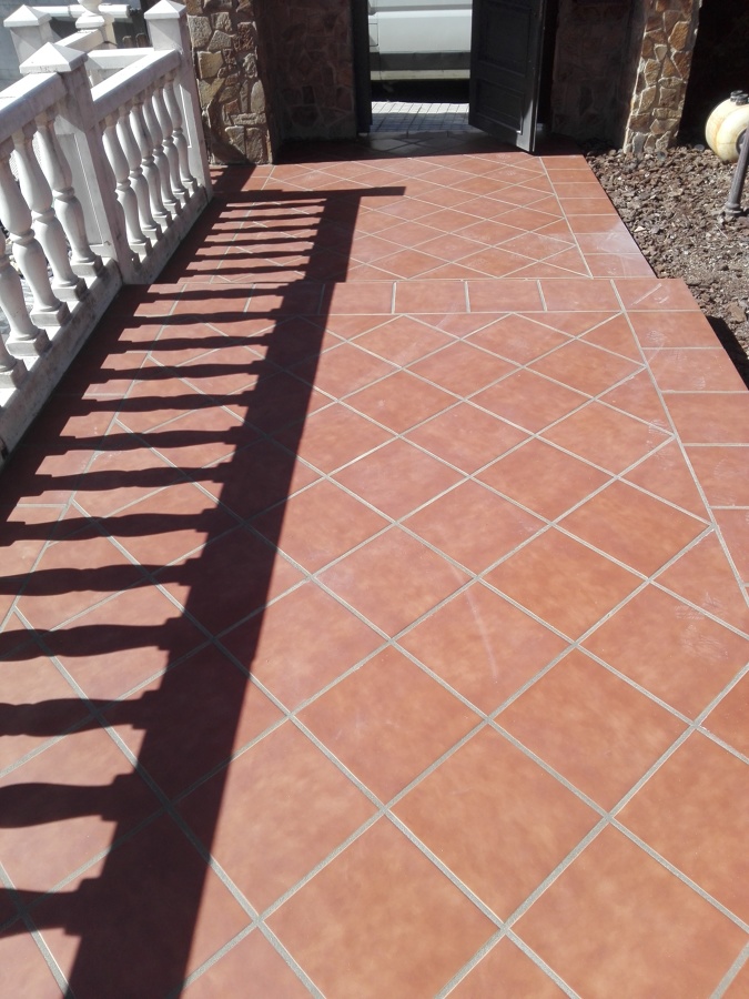 Porches solado con greco gres