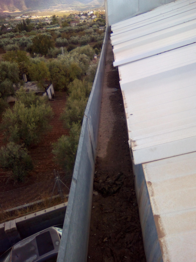 Canalones en cubierta de nave