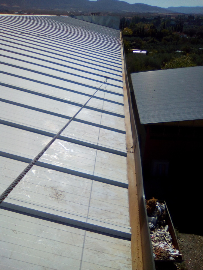 Canalones en cubierta de nave