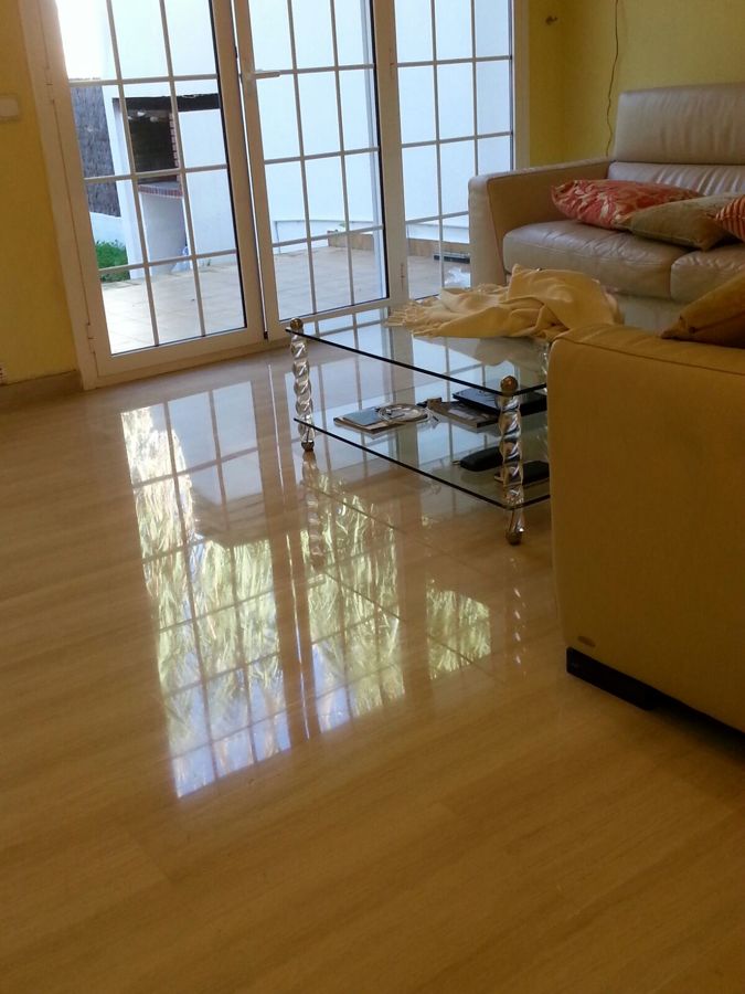 Diamantar y abrillantar suelos de mármol