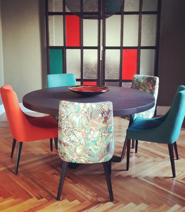 Mesas a medida en maderas macizas.