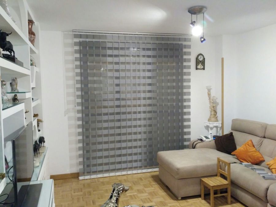 Cortina Vertical con tejido Noche y Día