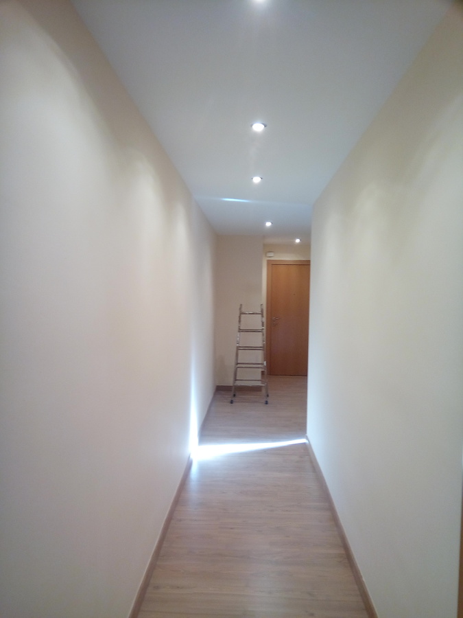 Pasillo -Pintura y Parket