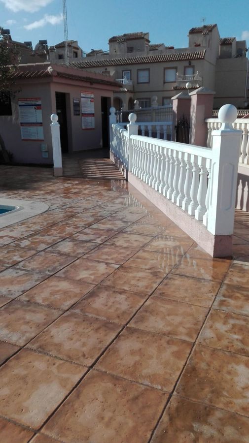 PINTADO DE VALLA Y VALDEADO DE SUELO