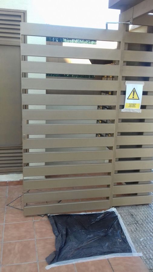 PINTADO DE PUERTA DE ENTRADA