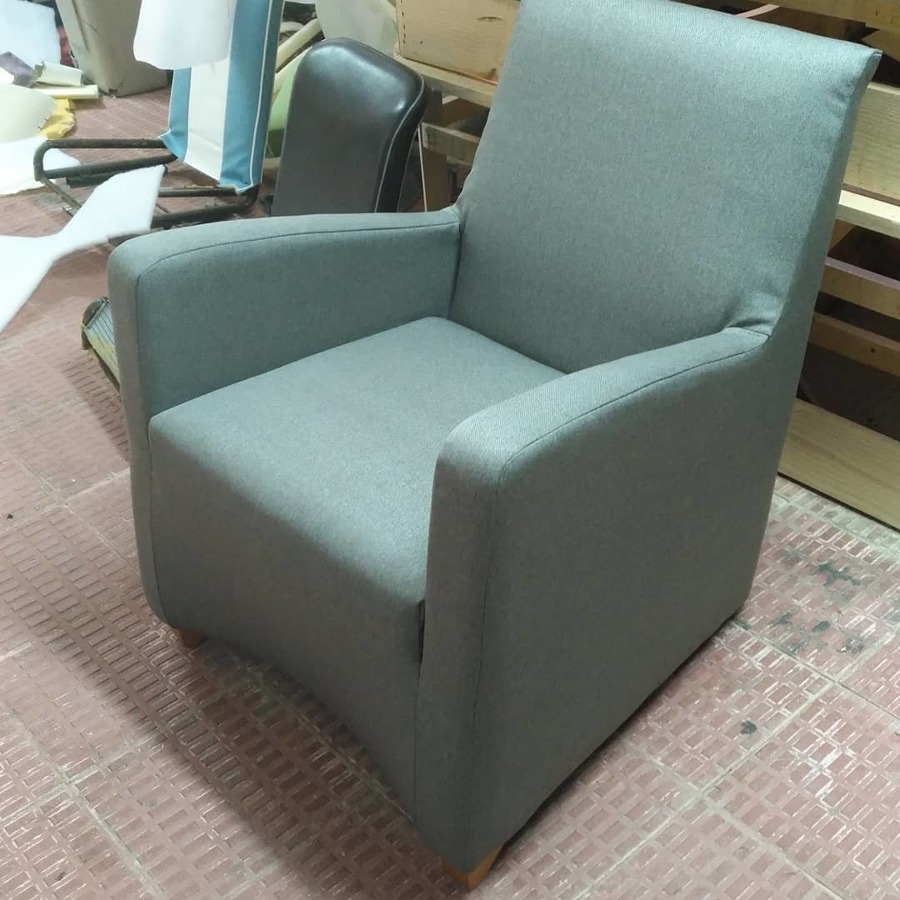 Silloncito tapizado en tela antimanchas