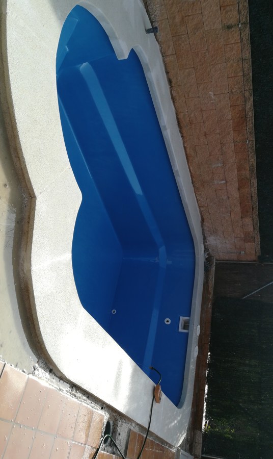 PISCINAS DE POLIESTER Y FIBRA