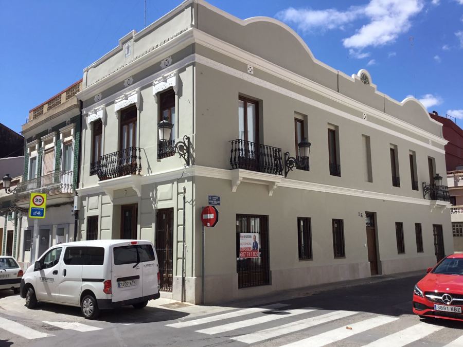 suministro de pintura exterior.