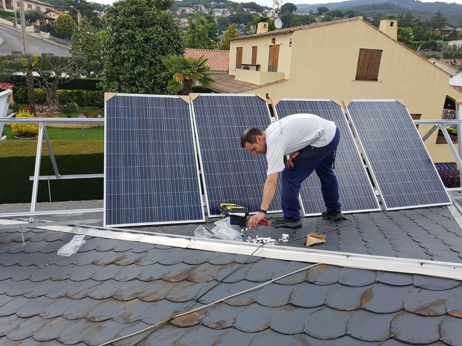 Instalación de energía solar Fotovoltaica para Autoconsumo de 1.5 kW en zona 3 con inyección 0. Caldes de Montbui
